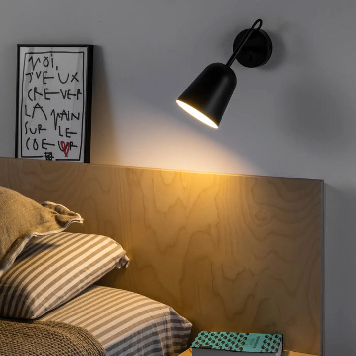 Applique murale Studio noire de Faro Barcelona en situation