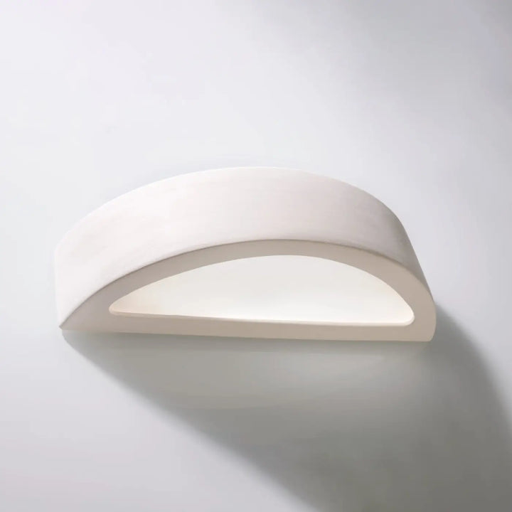 Applique murale en céramique atena 20 blanche au design moderne semi-circulaire offrant belle lumière