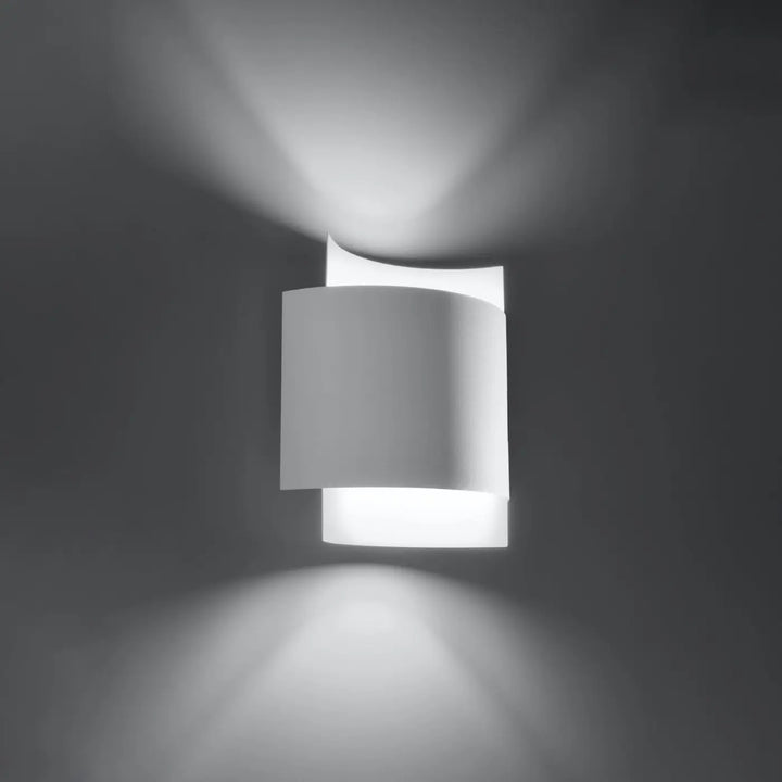 Applique murale impact blanc au design original fera avec luminaire mural intemporel et courbe élégante
