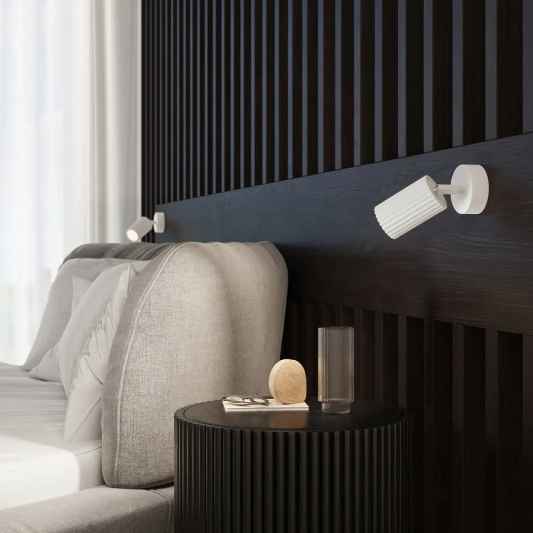Applique murale karbon blanc avec interrupteur design minimaliste et ampoules gu10 interchangeables