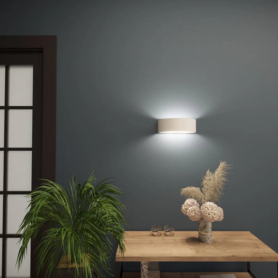 Applique atena 30 en céramique blanche cylindre avec design moderne et combinaison unique pour mur intérieur