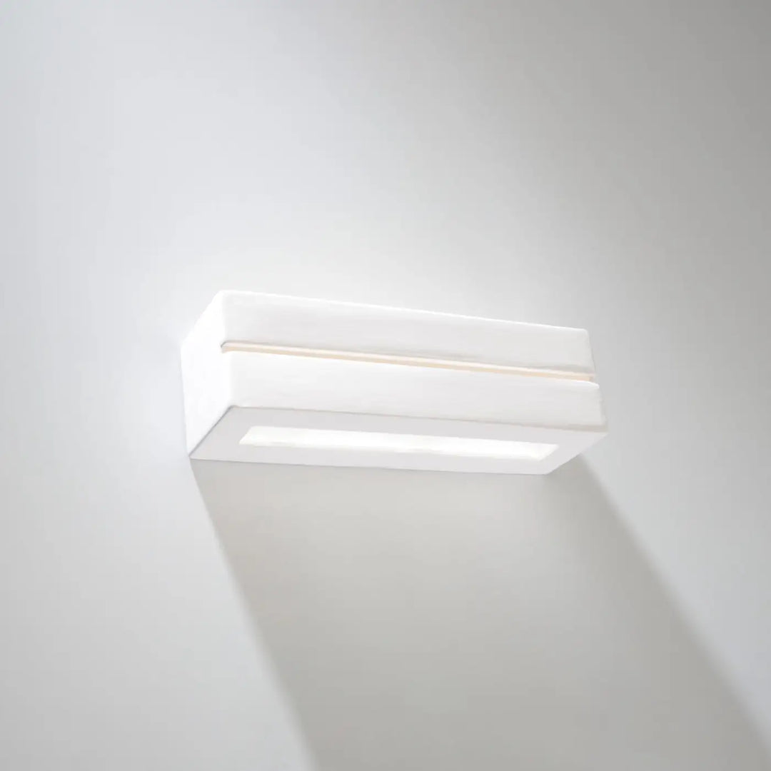 Applique murale blanche design moderne en céramique vega line avec éclairage led intégré pour une belle lumière