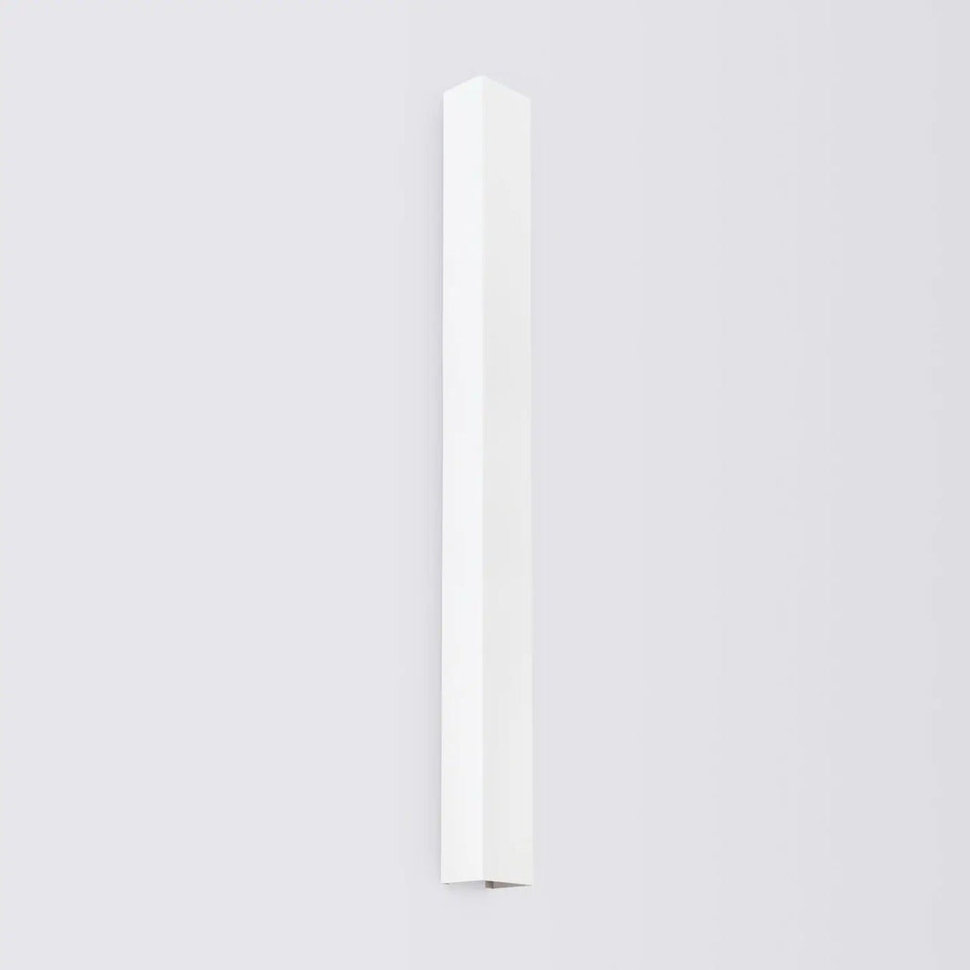 Applique murale blanc minimaliste et moderne de la collection freya composée d’appliques murales en cinq coloris