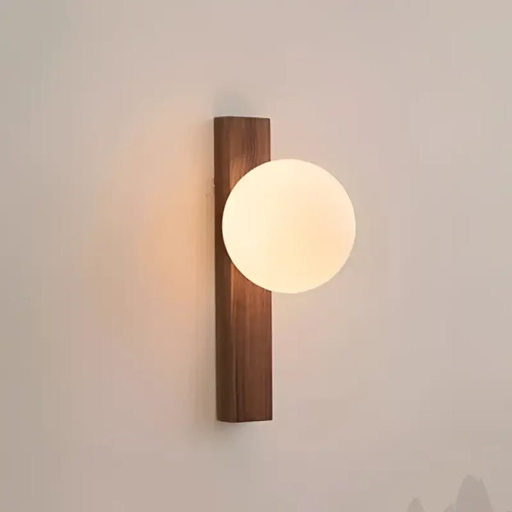 Applique bois noyer avec boule en verre led moderne design
