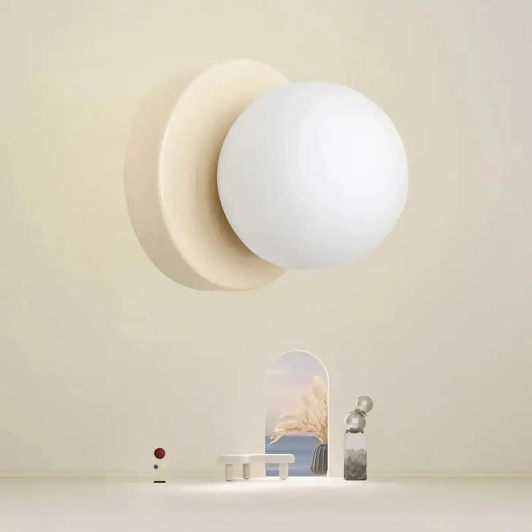 Applique Murale Boule Blanche Avec Support Coloré Design