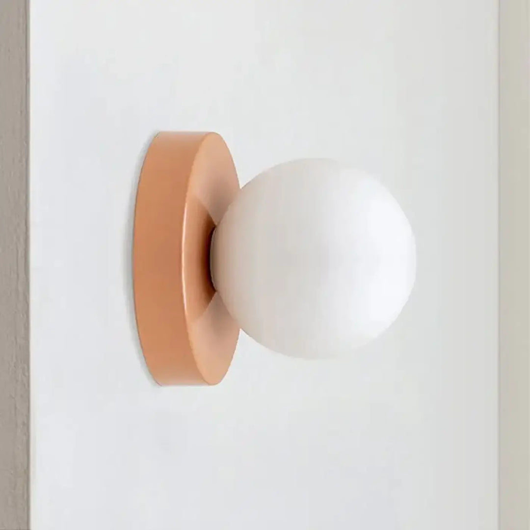 Applique Murale Boule Blanche Avec Support Coloré Design