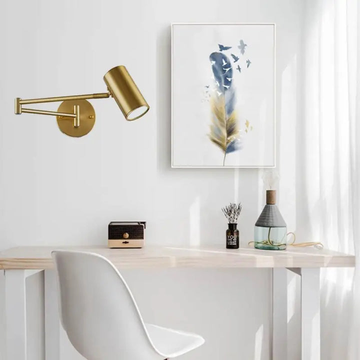 Applique Murale Bras Articulé Dorée au Design Géométrique