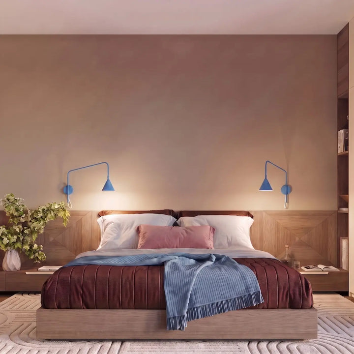Applique Murale bleu clair dans un intérieur contemporain