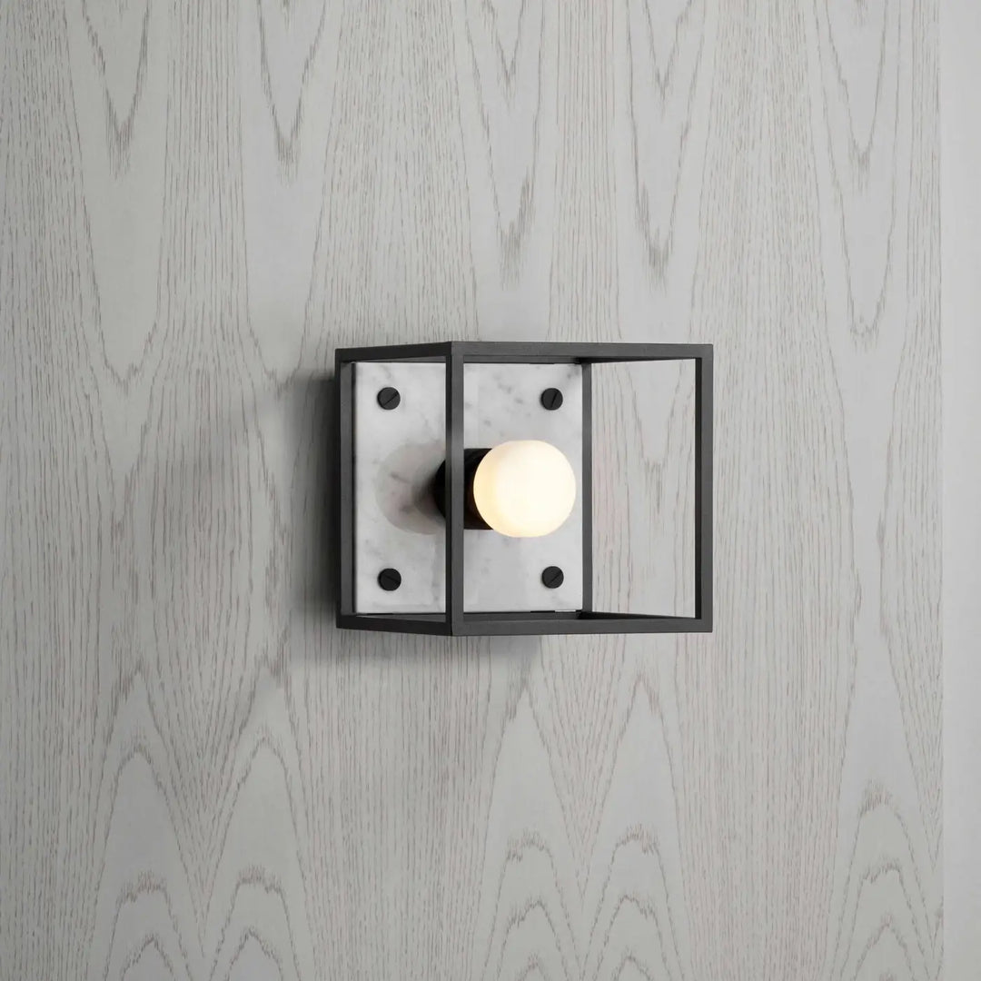Applique murale Caged Small en marbre blanc #couleur_blanc