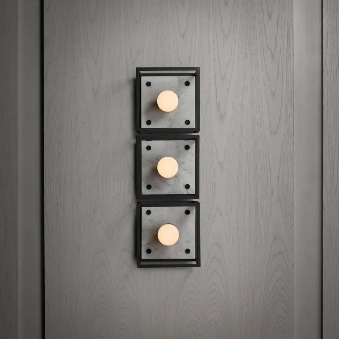 Applique murale Caged Small à panneau de marbre blanc #couleur_blanc
