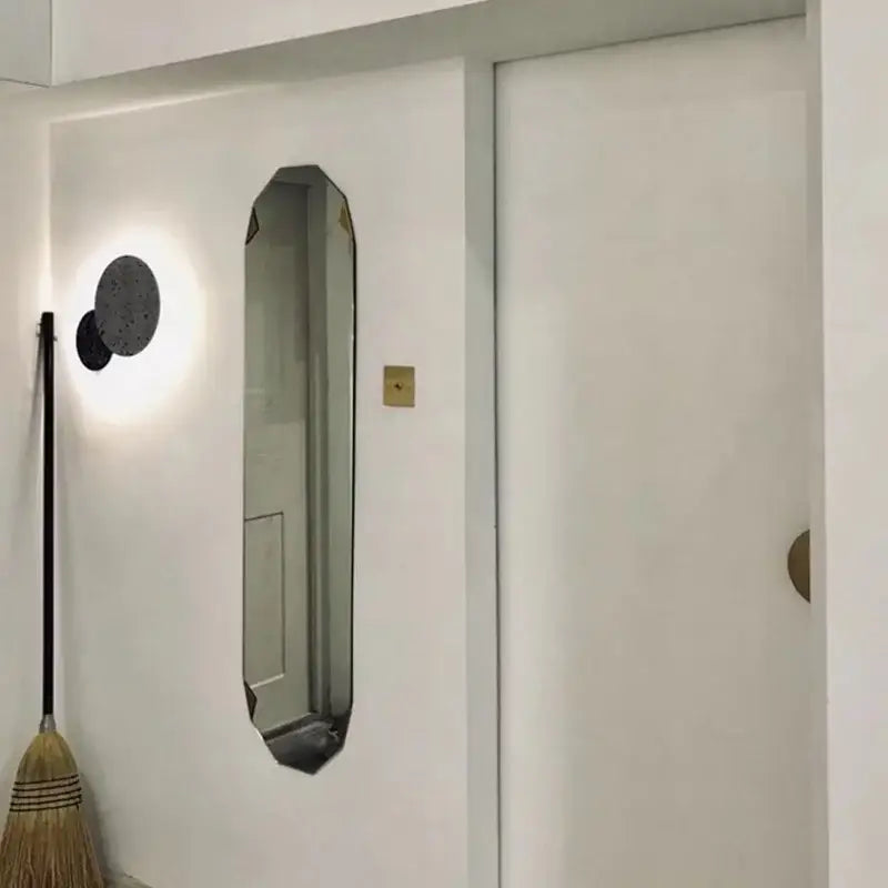 Applique murale circulaire LED à la texture de granité coloré

