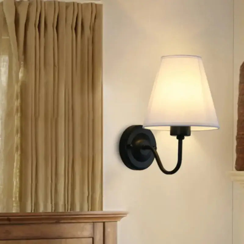 Applique murale contemporaine avec abat-jour tissu