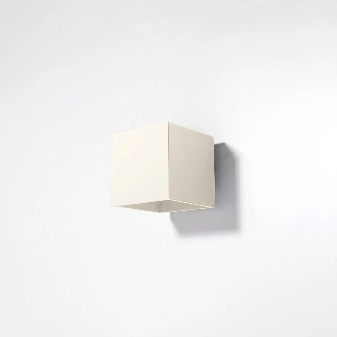 Applique Murale beige éteinte, vue rapprochée