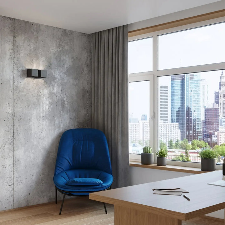 Applique murale quad avec fauteuil en velours bleu vibrant et structure en métal noir style double cube vert olive