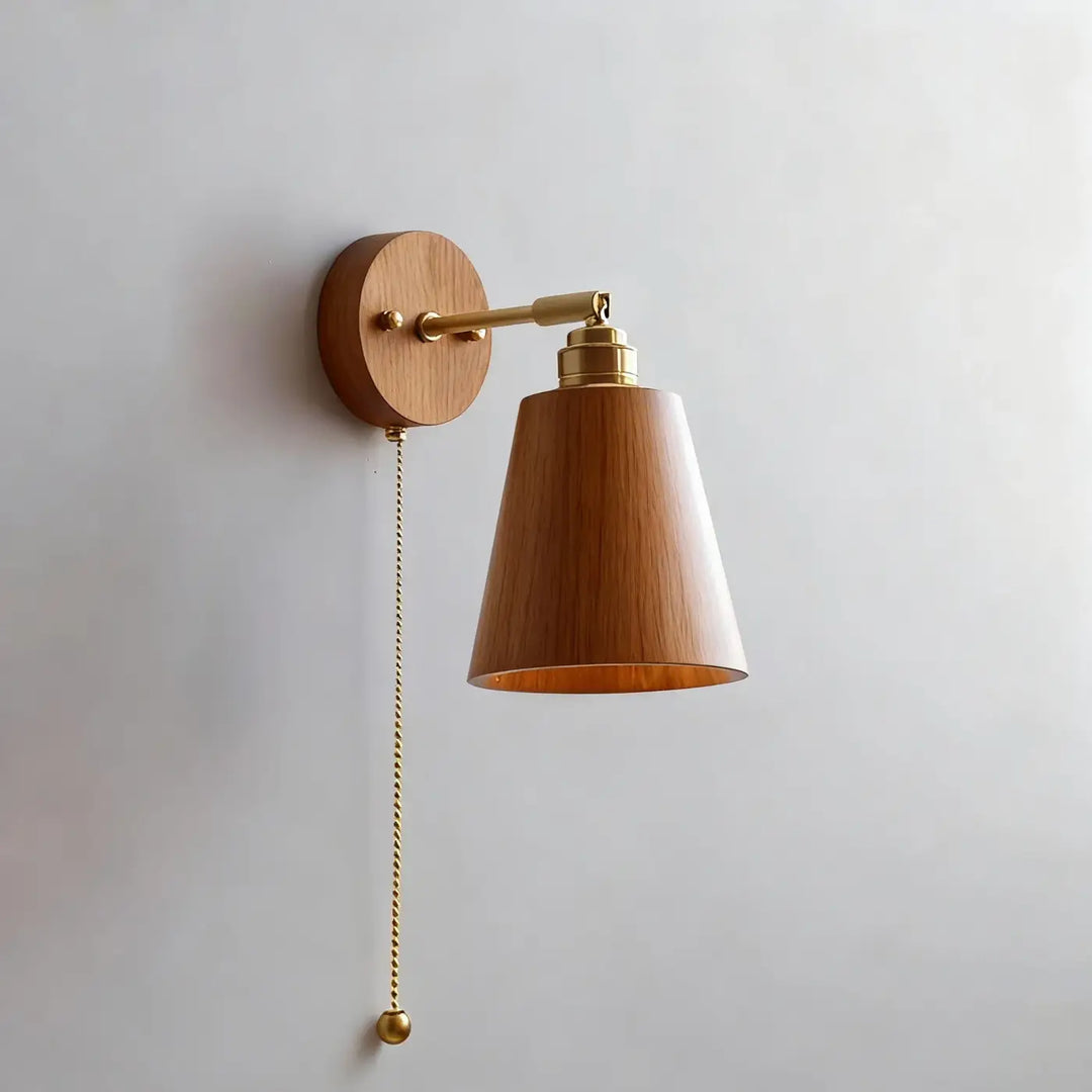 Applique murale design en bois et laiton avec bras orientable élégant