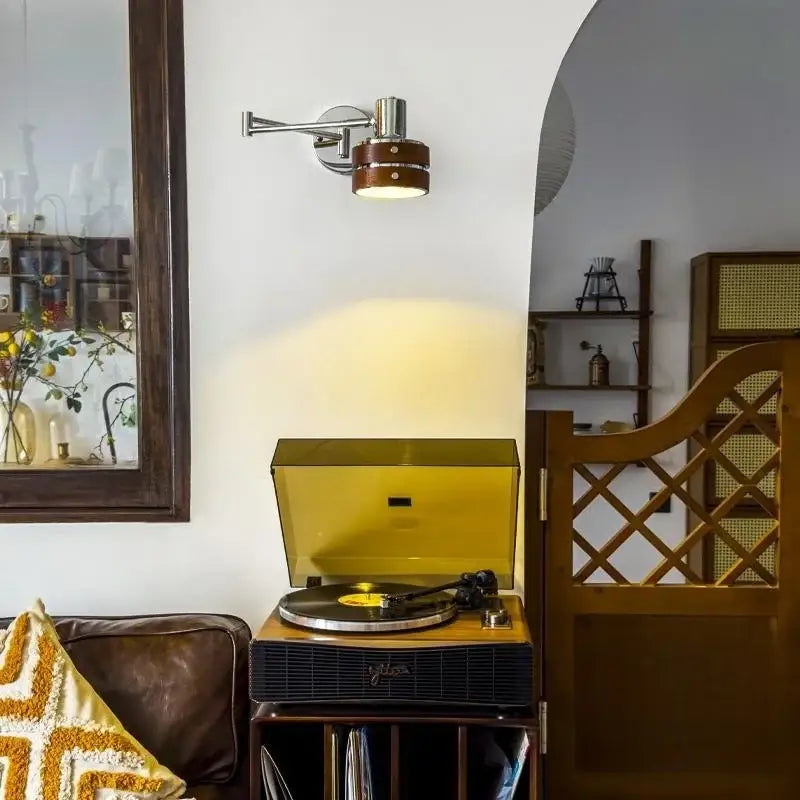 Applique murale design scandinave métal orientable élégant