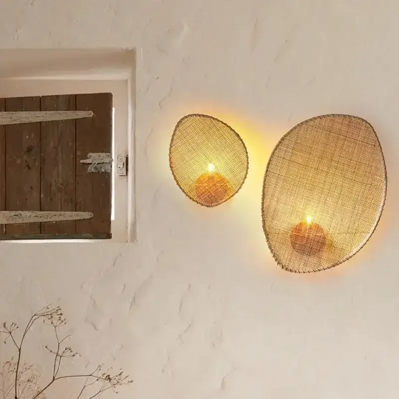 Applique murale en forme de feuille à base de rotin et de bambou

