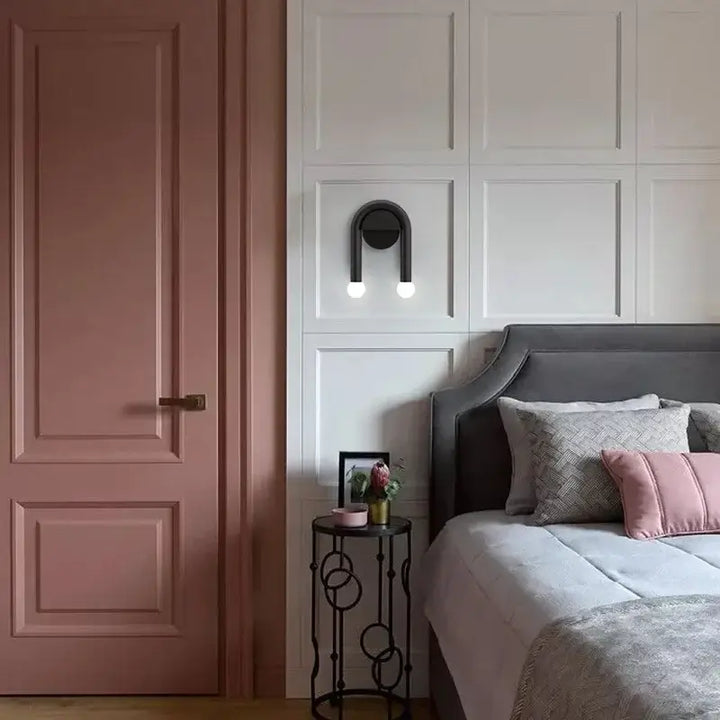 Applique murale en forme de U de couleur noir au deisgn moderne

