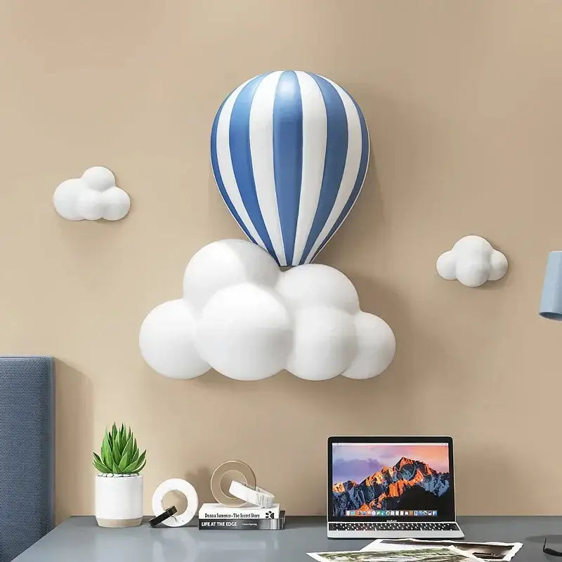 Applique murale enfant montgolfière colorée avec nuages décoratifs