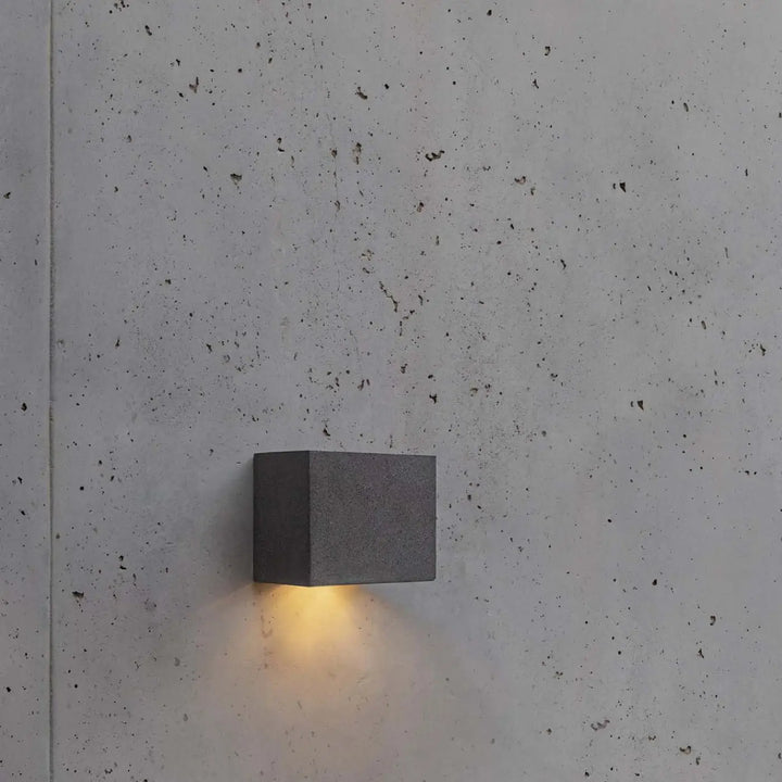 Applique Grot de Faro Barcelona dans un extérieur