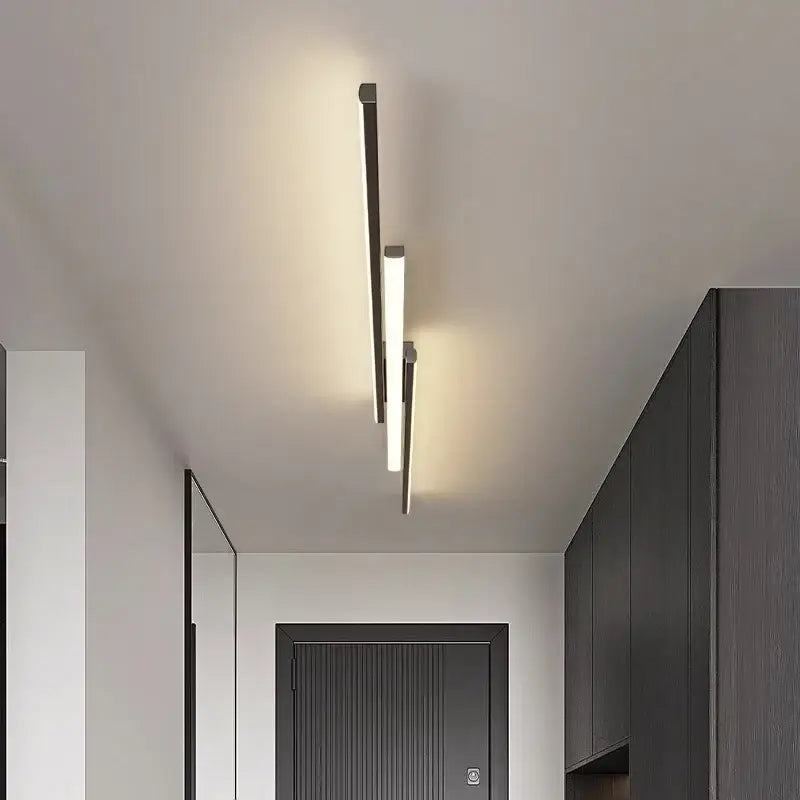 Applique murale fine à LED pour grand couloir de maison moderne

