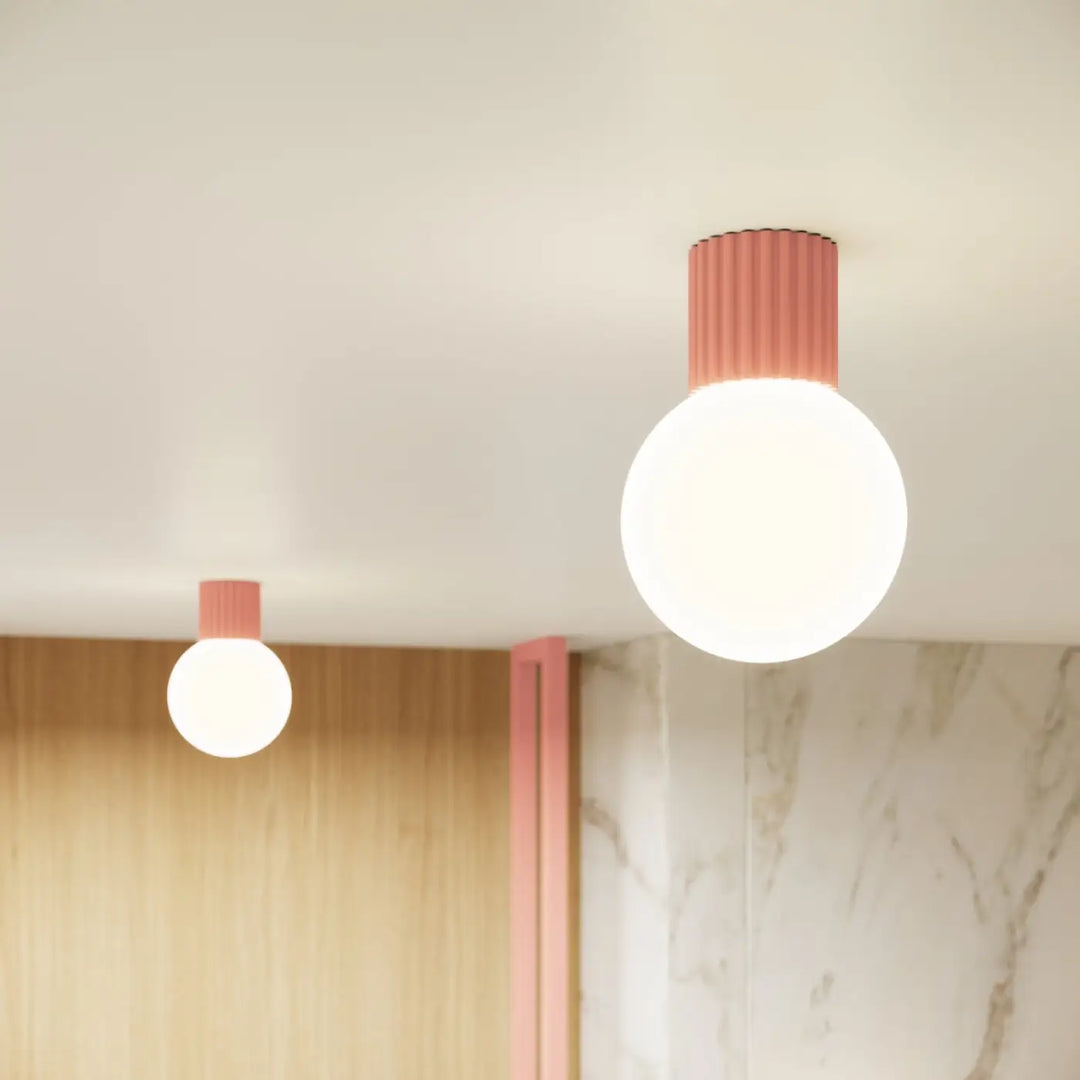 Applique murale halo rose en cylindre côtelé avec sphère laiteuse en verre dépoli pour bureau décorative