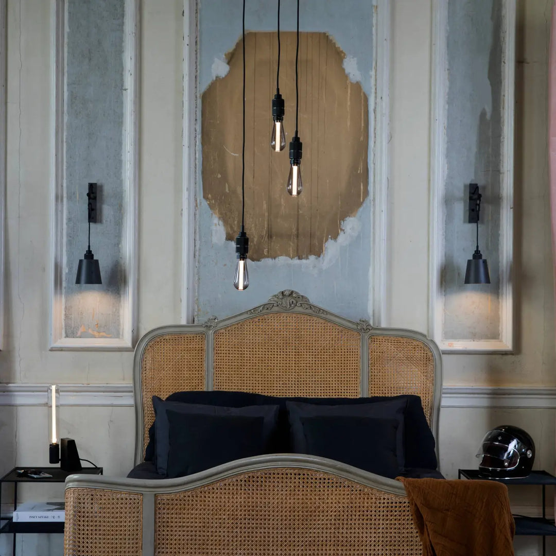 Luminaire Hooked dans une chambre #couleur_gris