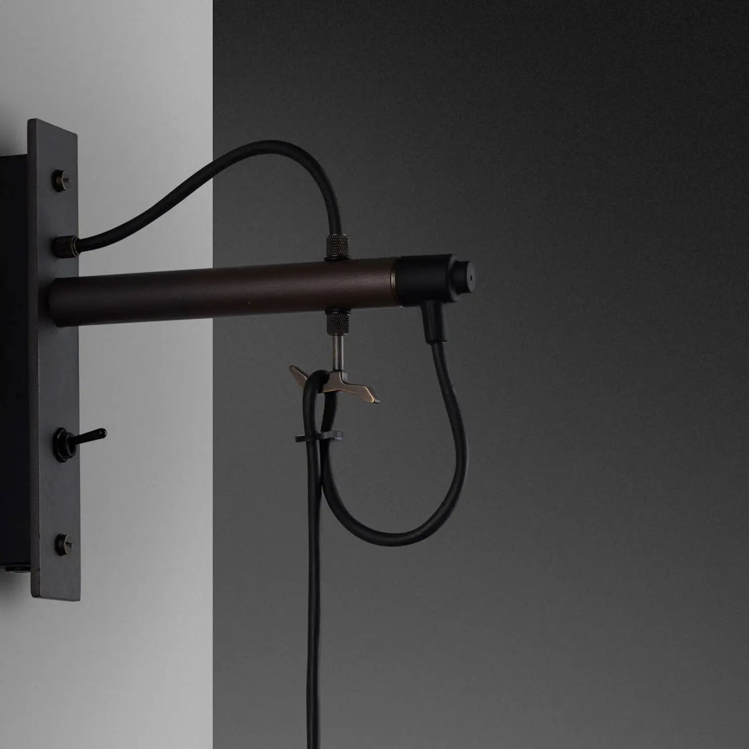 Applique murale Hooked petit modèle Graphite en bronze fumé #couleur_gris