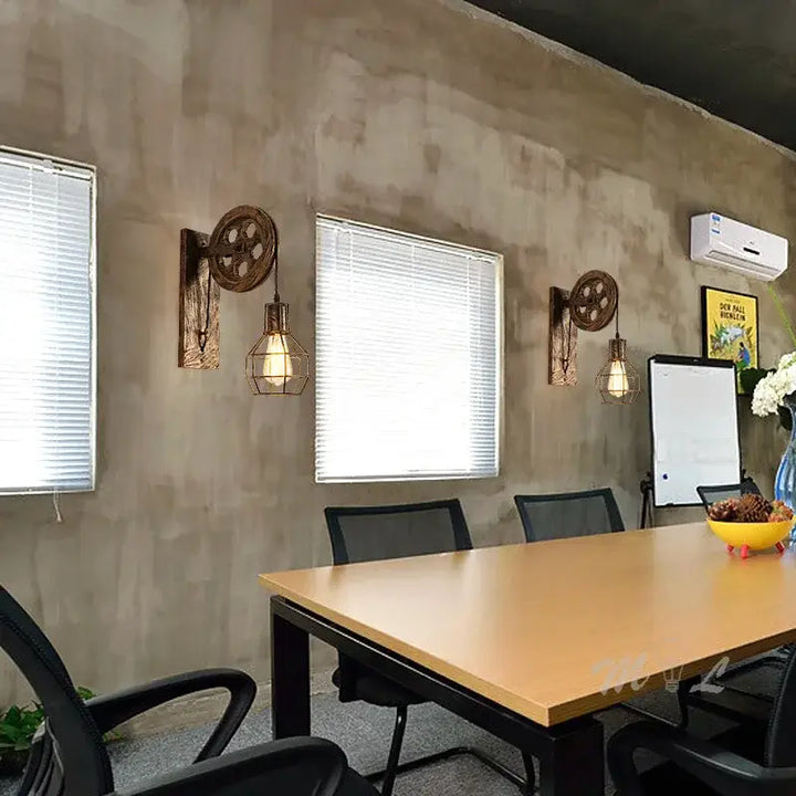 Applique murale industrielle bois et métal au design vintage