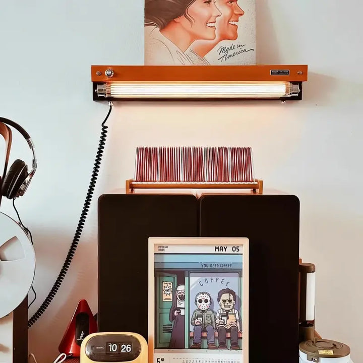 Applique murale industrielle en métal avec tube lumineux chic