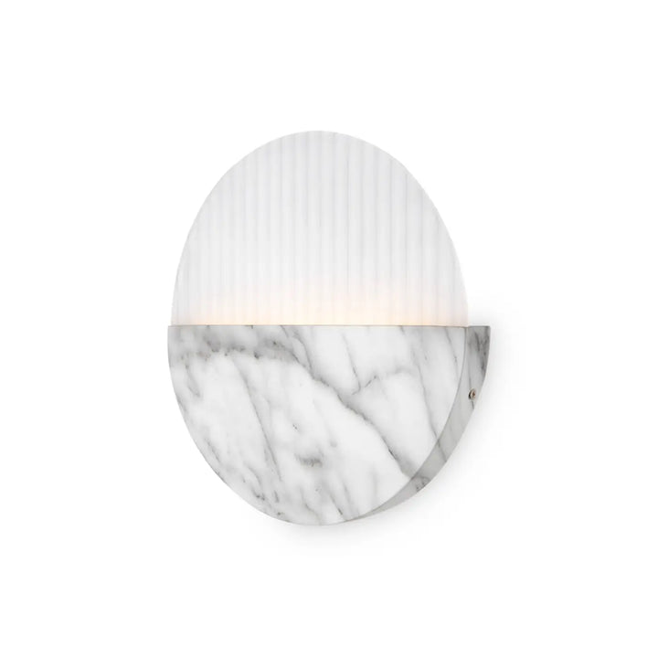 Applique murale jupiter avec disque effet marbre en base blanche et abat-jour en verre translucide cannelé