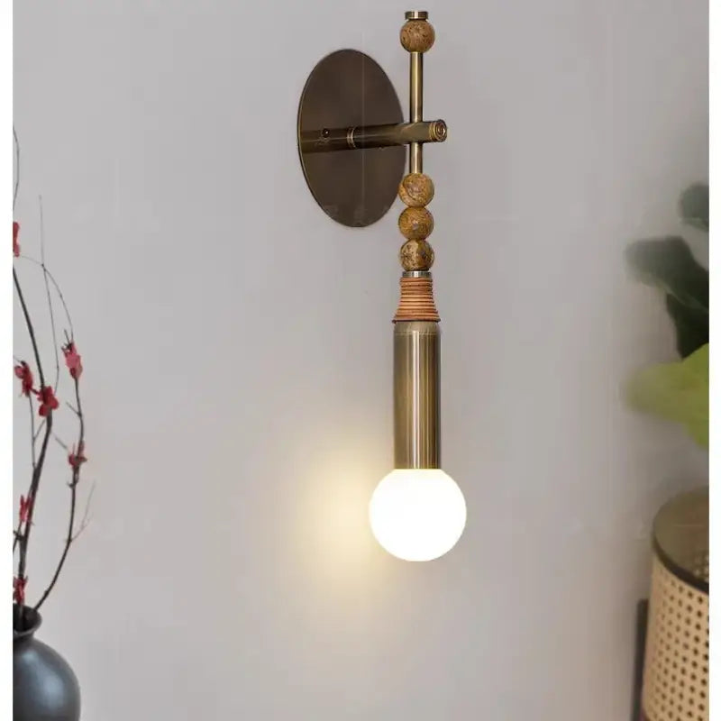 Applique murale en laiton avec globe en verre blanc design