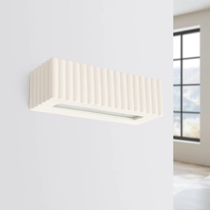 Applique murale rigata beige en céramique avec texture verticale rainurée pour une fonctionnalité élégante moderne