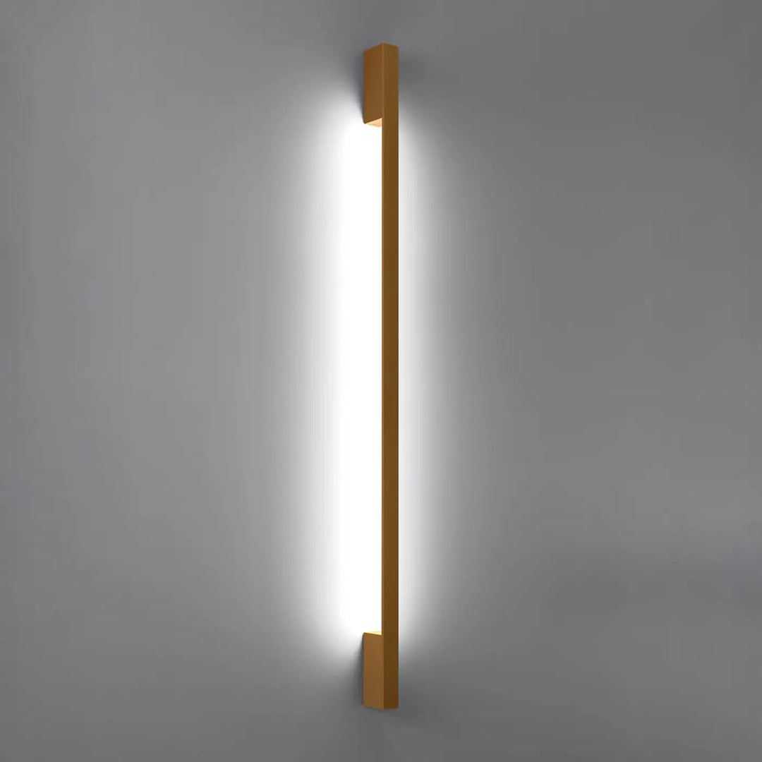 Applique murale dorée avec module led intégré design minimaliste idéale pour lampadaire lahti et solutions imprévisibles