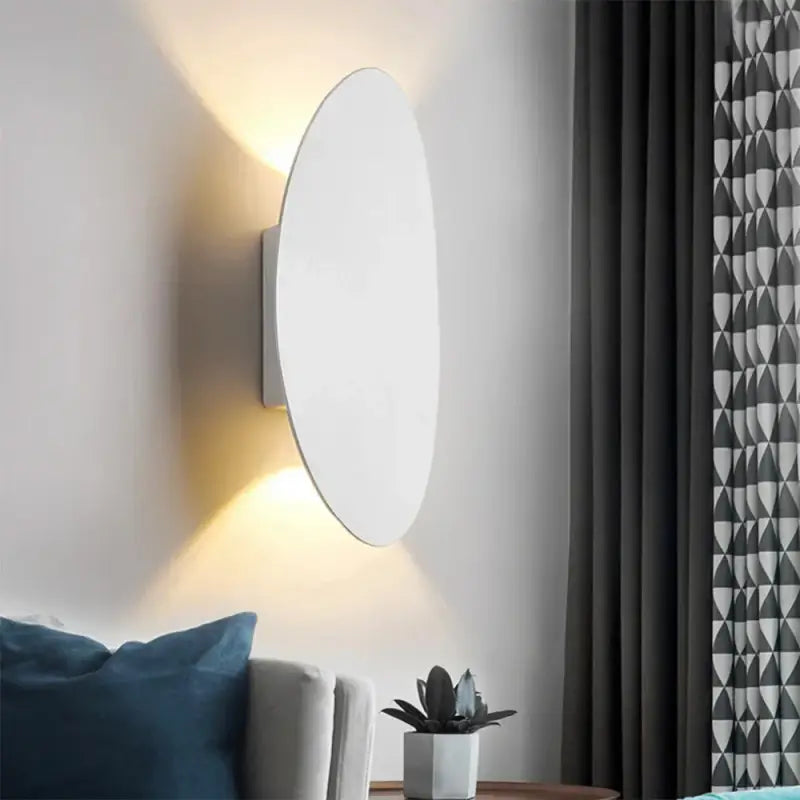 Applique murale LED ovale design blanc pour éclairage décoratif

