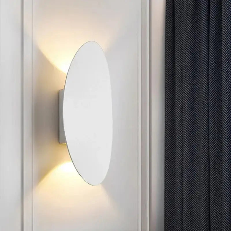 Applique murale LED ovale design blanc pour éclairage décoratif


