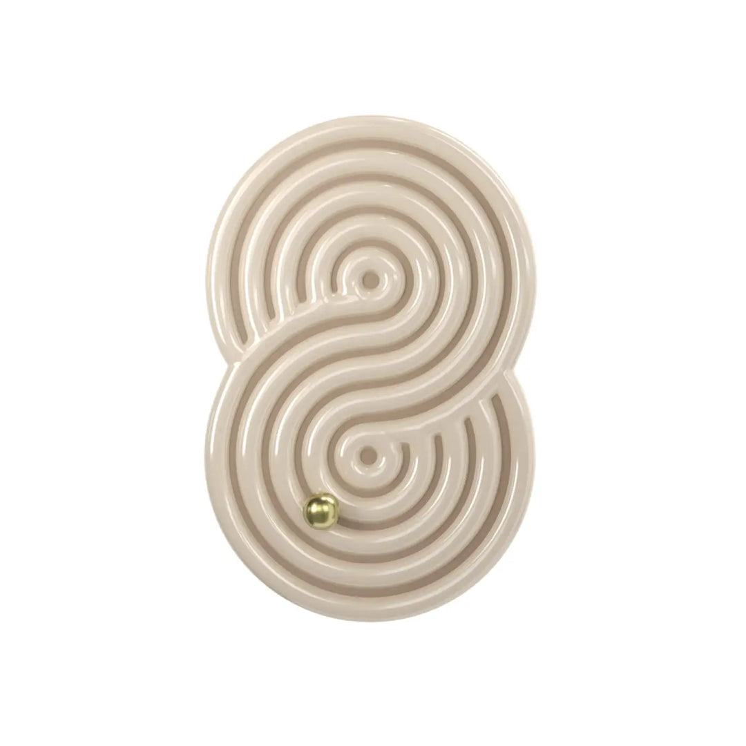 Applique murale en céramique crème avec labyrinthe et bille dorée pour décoration murale rock garden