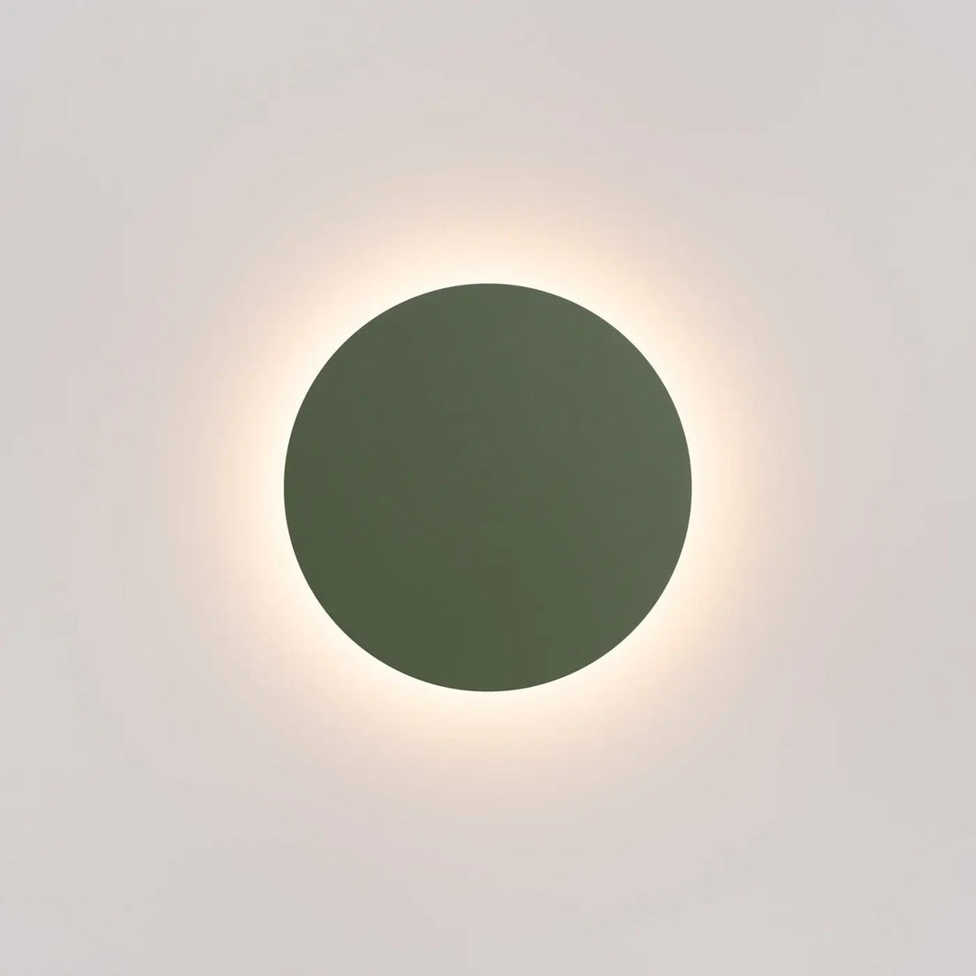 Applique murale seule en vert olive avec halo lumineux doux de la collection borgen comprend 3000k moderne