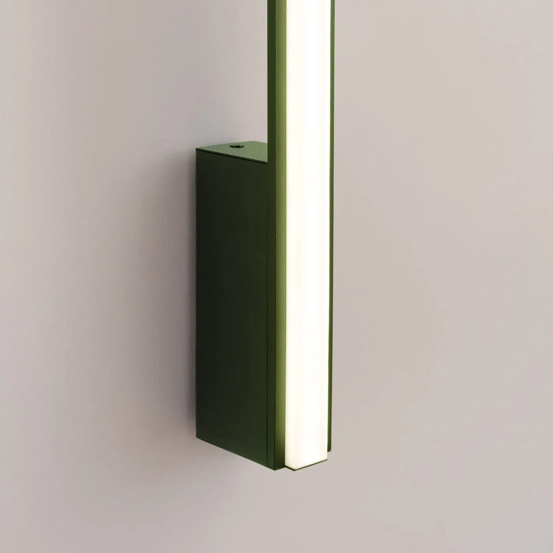 Applique murale LAGOM vert olive éteinte, détail de la fixation