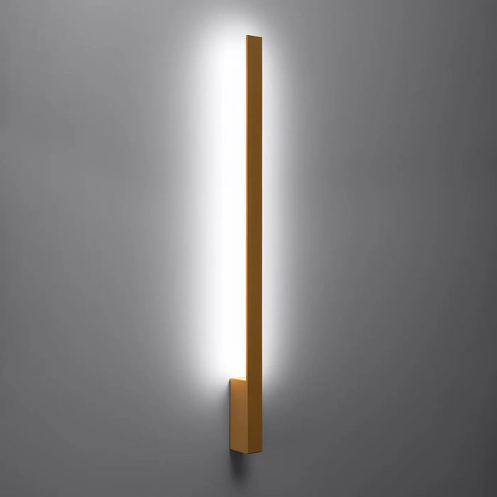 Applique murale lahti dorée avec module led intégré et boîtier étroit design minimaliste et moderne