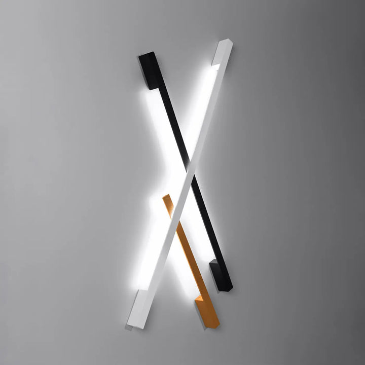 Applique murale lahti avec module led intersectant noir blanc et boîtier étroit doré pour éclairage moderne