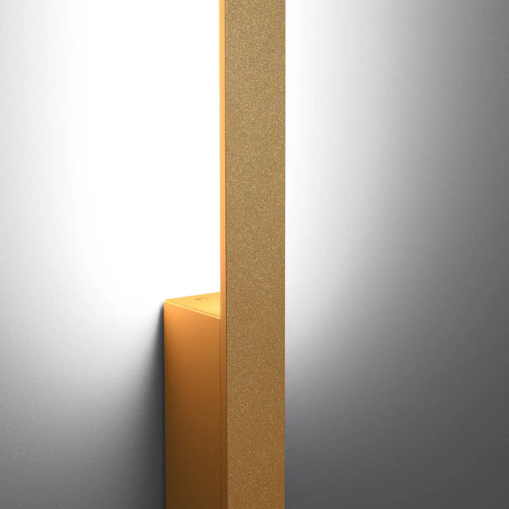 Applique murale lahti dorée avec module led et boîtier étroit design moderne pour éclairage intérieur