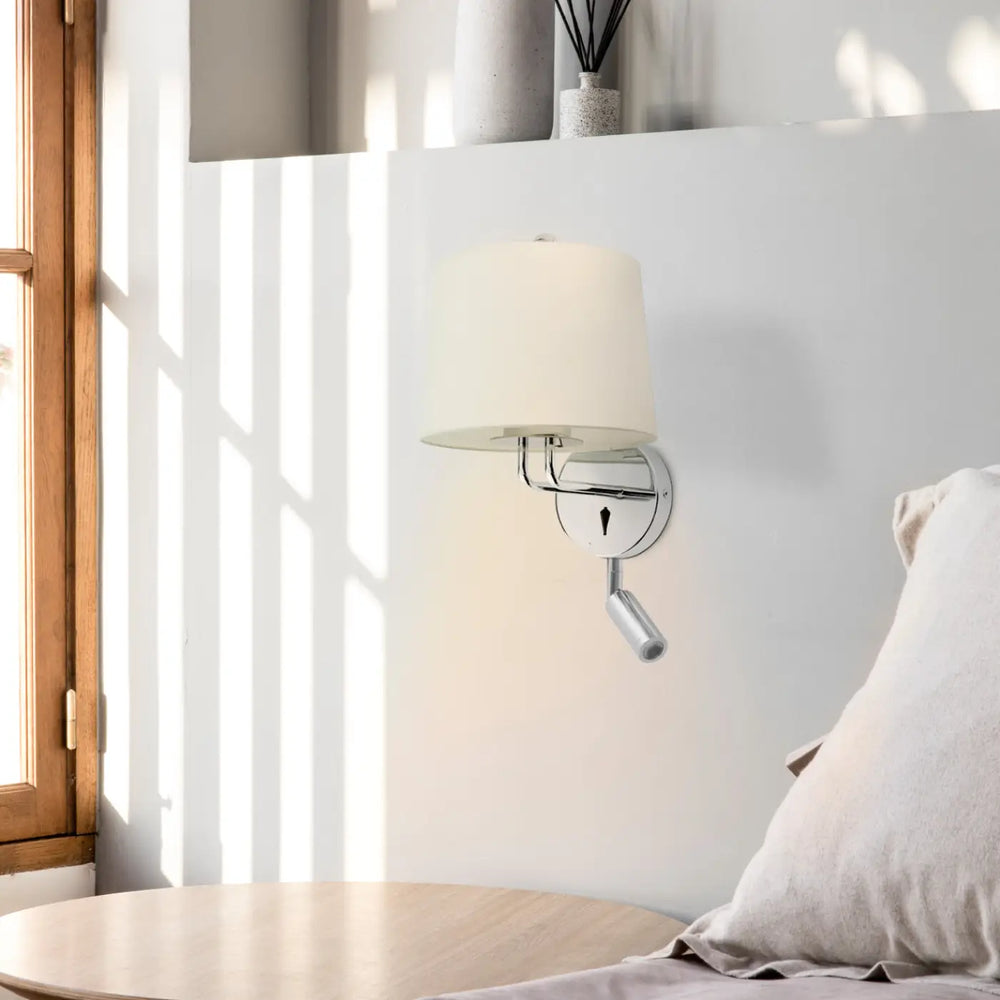Applique murale Montreal chrome et beige de Faro Barcelona en situation