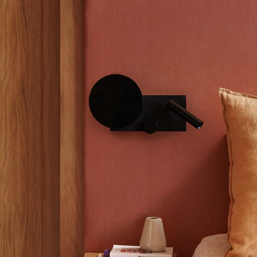 Applique murale Klee noire de Faro Barcelona en situation