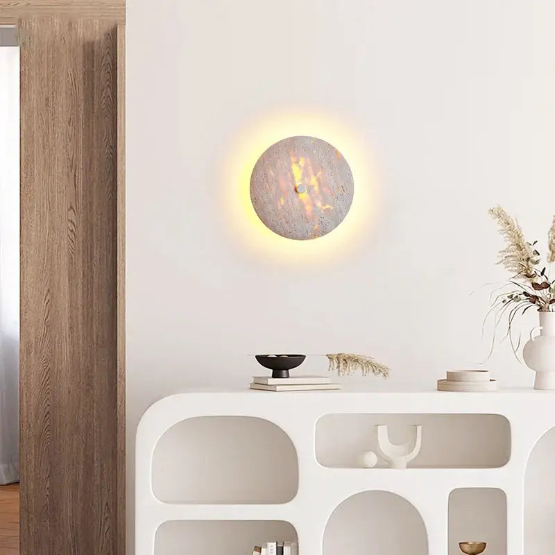 Applique murale minérale avec halo chaud et naturel