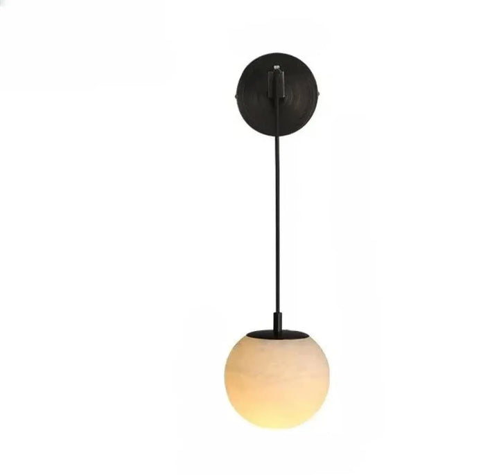 Applique murale noura noire sphérique avec globe en verre dépoli et plaque de fixation en métal mat
