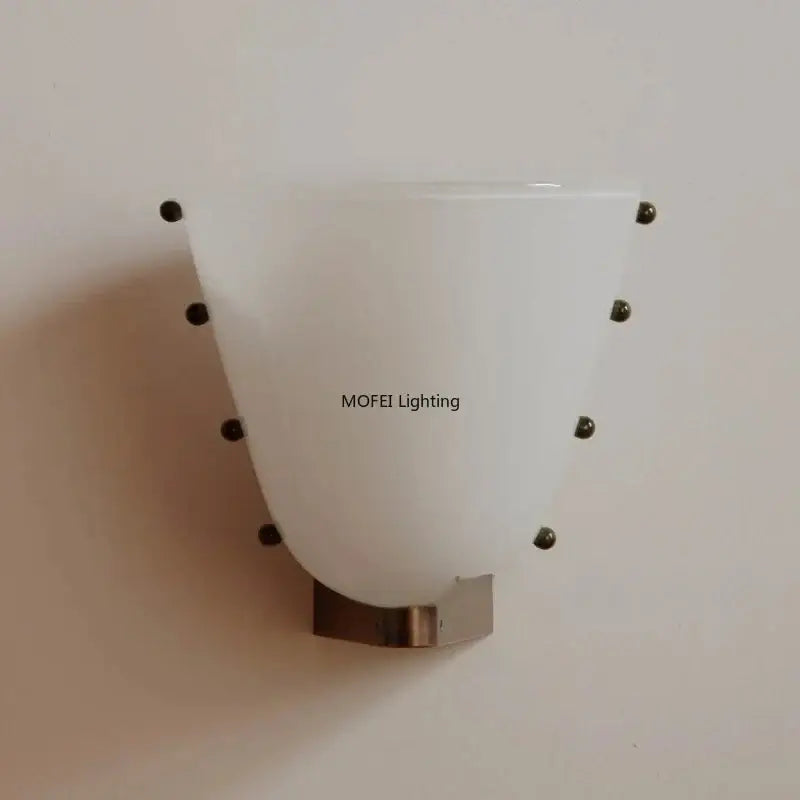 Applique murale moderne avec abat-jour en verre colorée élégant