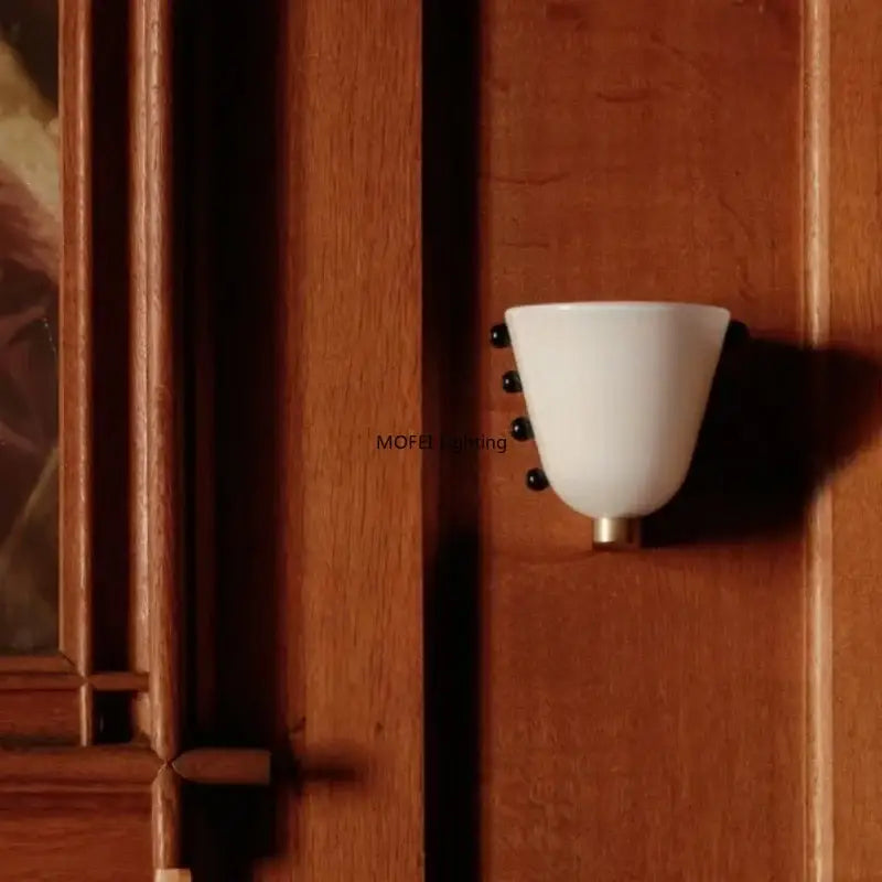 Applique murale moderne avec abat-jour en verre colorée élégant