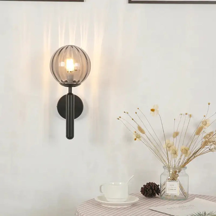 Applique Murale Moderne Boule Verre Fumé Et Métal Noir