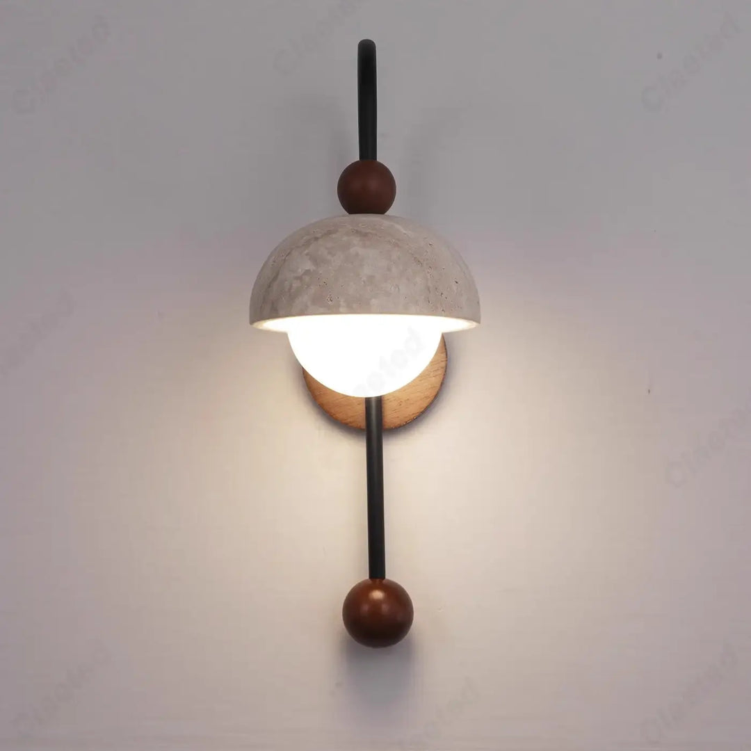 Applique murale rayora en béton effet marbre avec accents en métal noir et sphères en bois ton chaud
